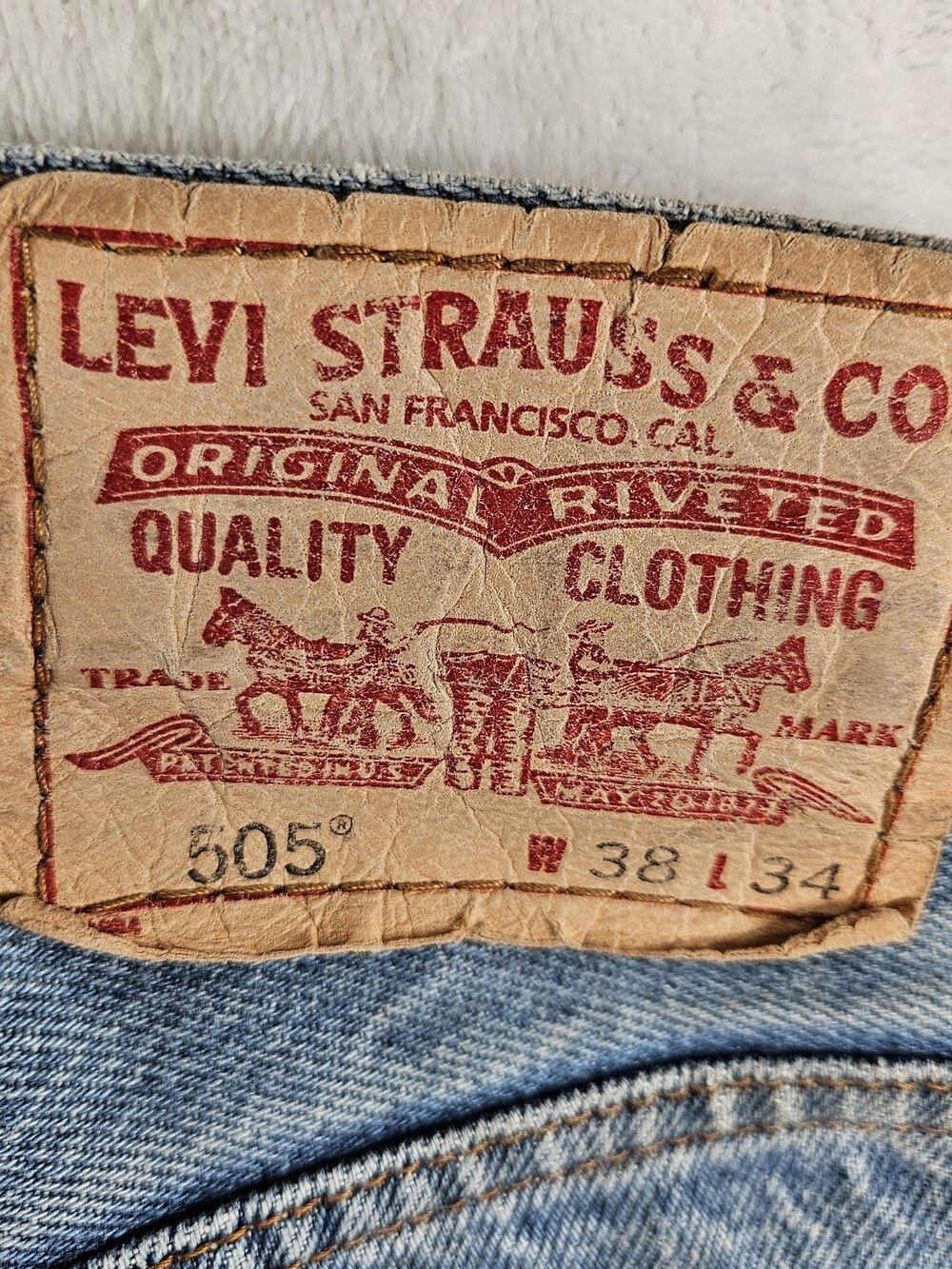 VTG Levi’s 505 Denim Jeans Mens 38x34 Faded Stains Frayed Y2K Work Retro